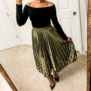 Gold pleaded skirt